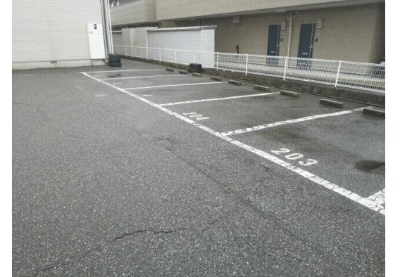 サイモンＯＮＥ（202） 駐車場