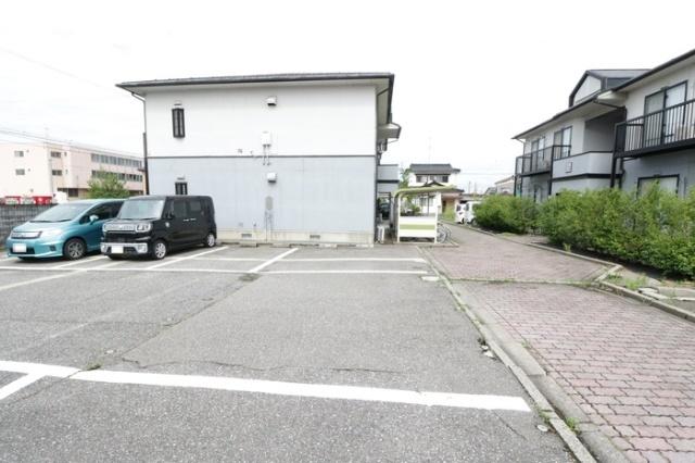 サンビレッジ　8（811） 駐車場
