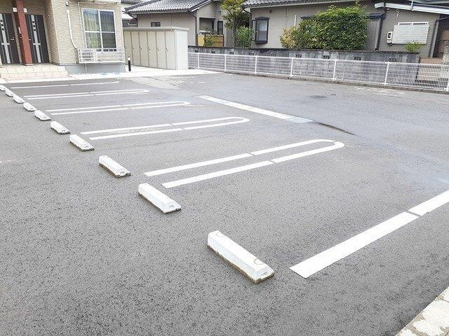 ジェントリー　シーズンⅢ（102） 駐車場