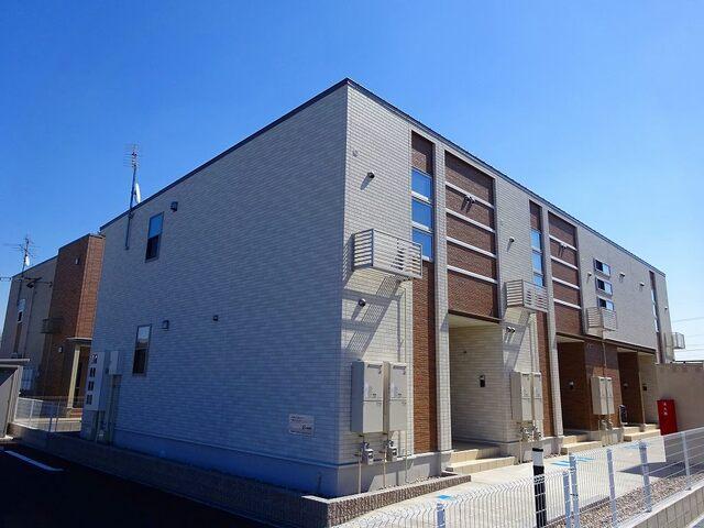 中新湊駅より徒歩13分 築11年7ヶ月 2階建の賃貸物件