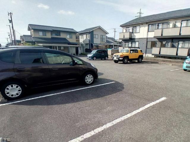 ハイツ・ビューテラス　B棟（103） 駐車場