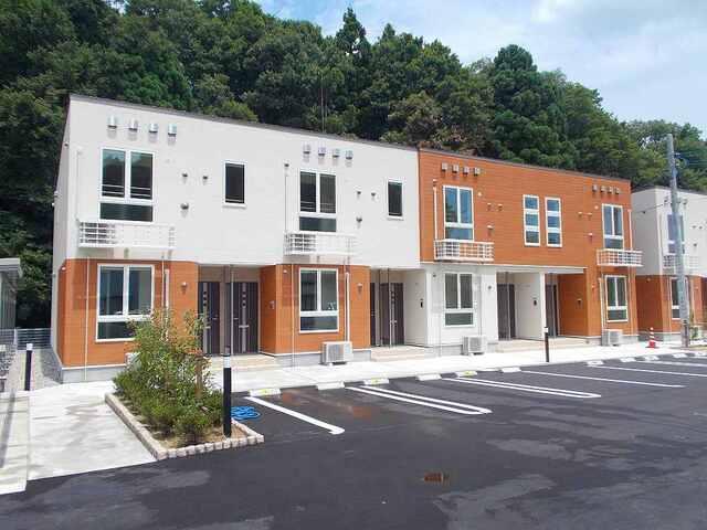 氷見駅よりバス6分 築12年10ヶ月 2階建の賃貸物件