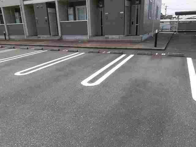 フローリア（203） 駐車場