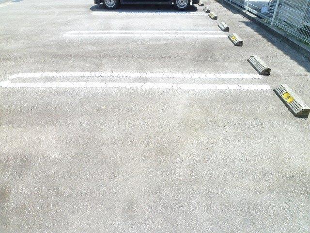 サンリット（202） 駐車場