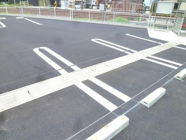 ベラ　ルーチェ（101） 駐車場