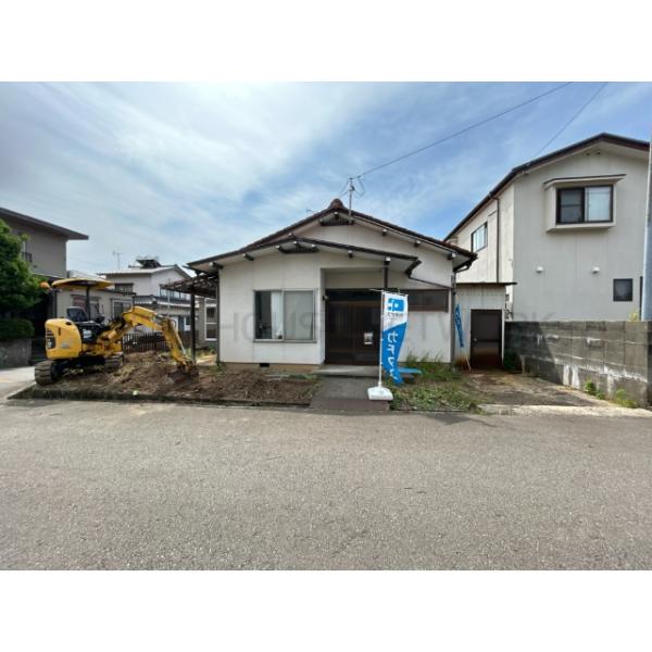 外壁は一部塗装、一部上張りを予定しております。