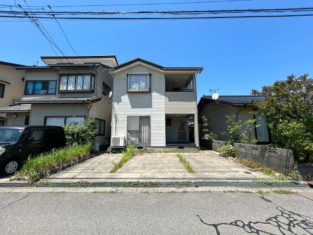 【リフォーム中】外壁と屋根は塗装を予定しております。スッキリした外観に生まれ変わります。