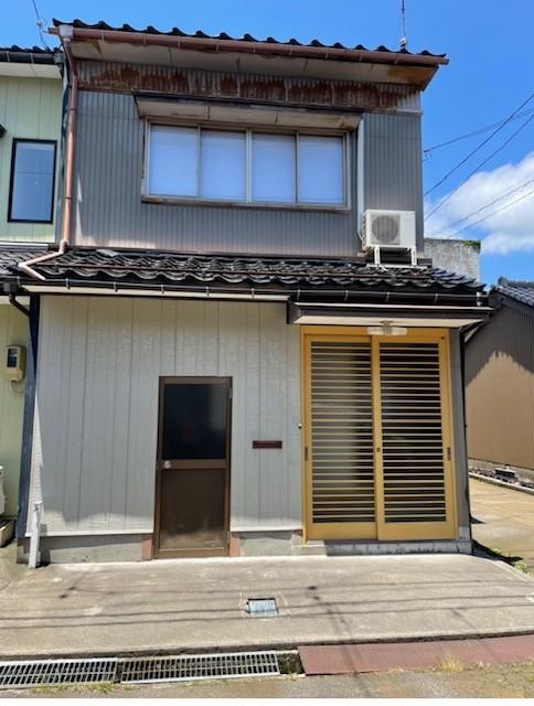 内免売家 外観