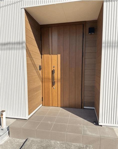 福岡町赤丸戸建て 玄関