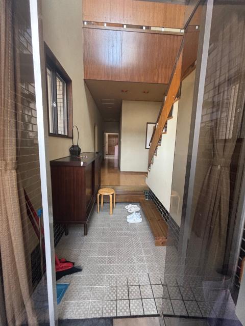 射水市緑町　2階建て中古住宅 玄関