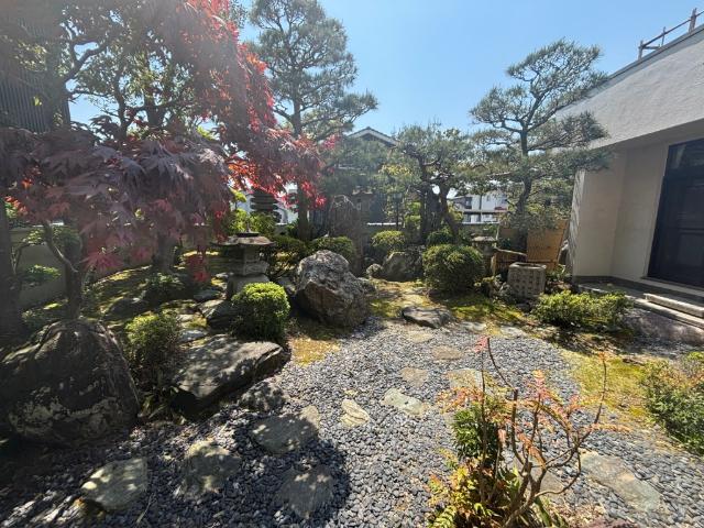 射水市緑町　2階建て中古住宅 庭