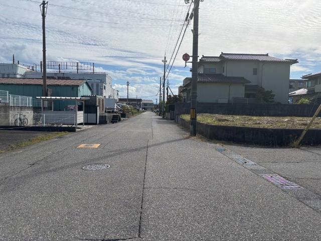 射水市作道売土地（U） 前面道路含む現地写真