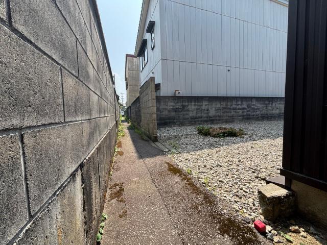 高岡市中川町　売り地 土地画像