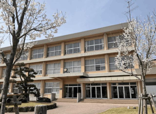 高岡市立五位中学校