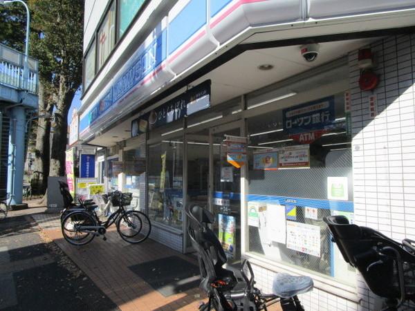 ファミリーマート成蹊学園店：180m