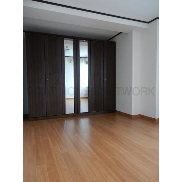 ☆大きな収納付き☆