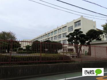 小金井市立小金井第二小学校：873m