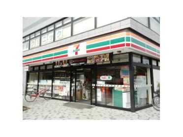 セブンイレブン武蔵野境1丁目店：337m