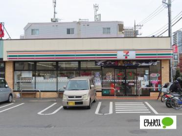 セブンイレブン武蔵小金井駅東店：572m