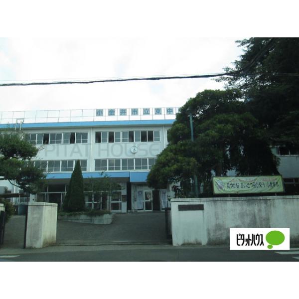 小金井市立東中学校:842m