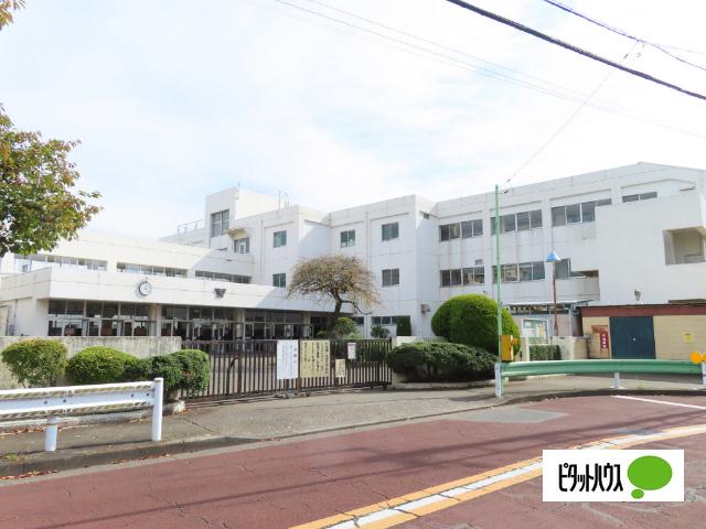 小金井市立小金井第一中学校：1065m