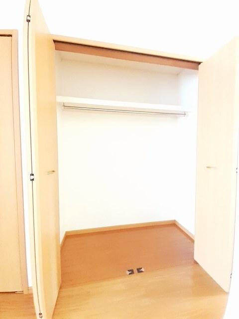 パインリーフ城東（102） 収納