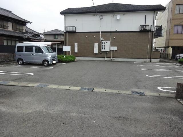 アンソレイエ　ガルデン（101） 駐車場