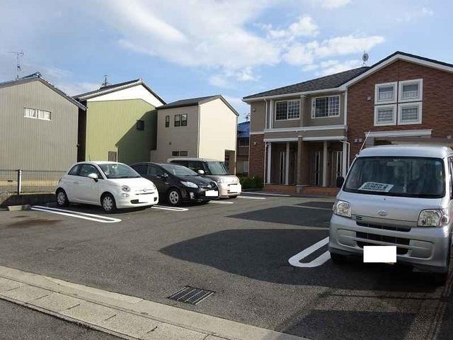 エピナール（201） 駐車場