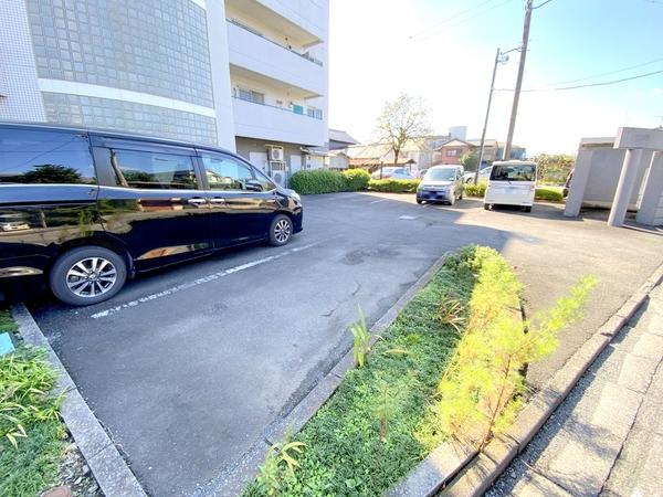 アナトリア宮下（402） 駐車場