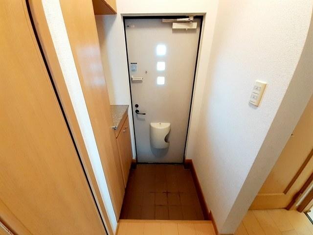 イリーデ・ソレイユＡ（101） 玄関