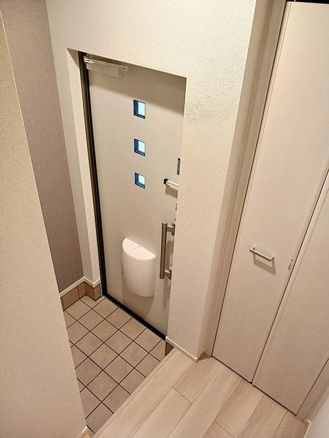 ヴェゼル（302） 玄関