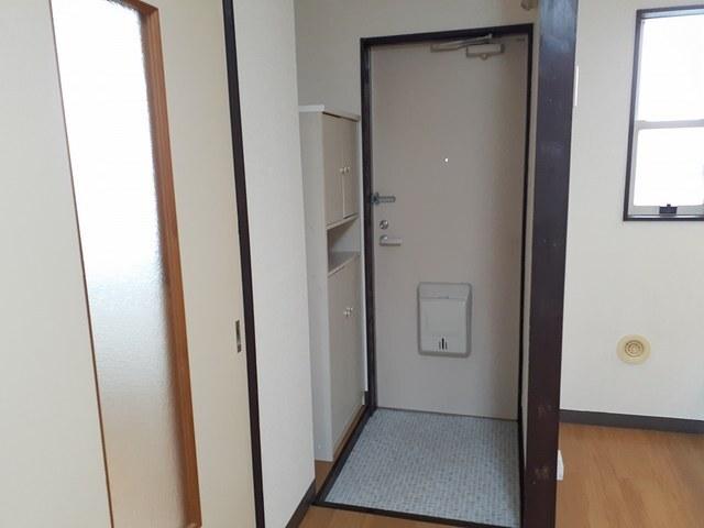 ニューシティー横田（205） 玄関