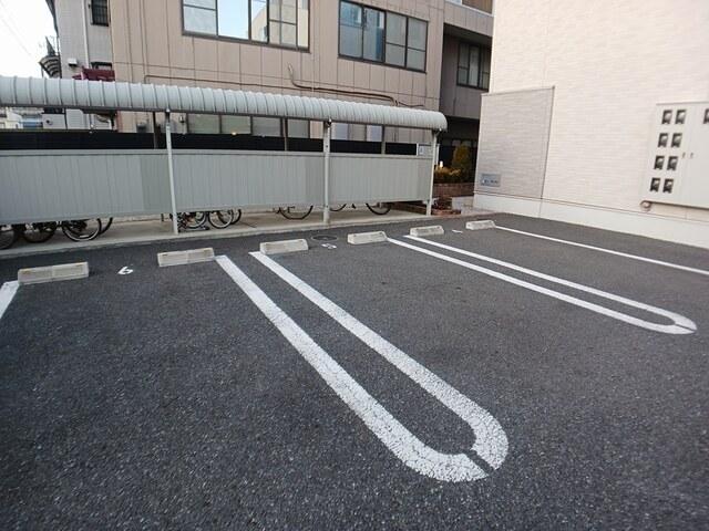 ポスト・プリート（302） 駐車場