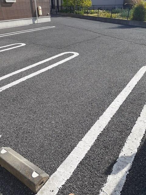 メゾン・アンジェリーク（103） 駐車場