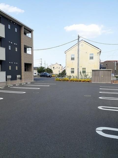 ルミナース　コートⅢ（303） 駐車場
