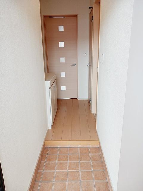 サンリバー（104） 玄関