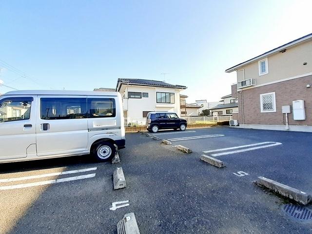 アウローラ（102） 駐車場