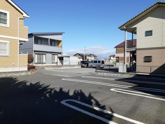 ジュネス（101） 駐車場