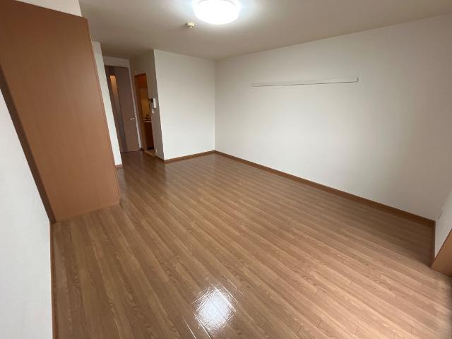 グランドイースト 部屋画像