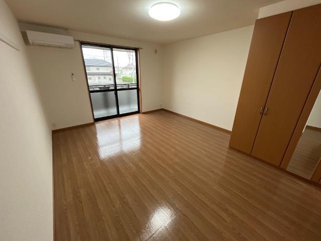 グランドイースト 部屋画像