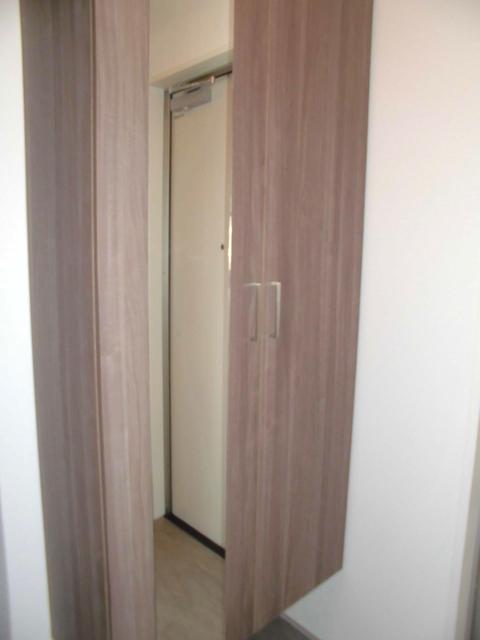 D-RESIDENCE東田町（303） 玄関