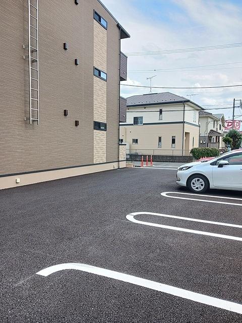 メゾン・アムール（102） 駐車場