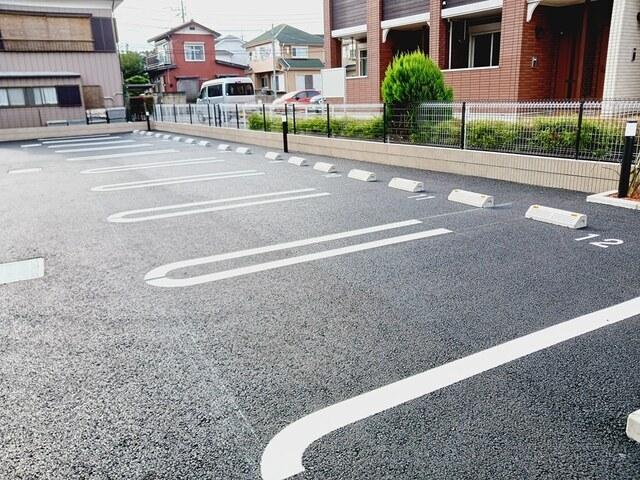 ソレイユ（304） 駐車場