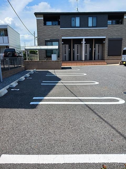 アースフォート（102） 駐車場