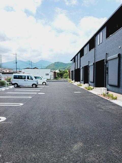 アミュレット（104） 駐車場