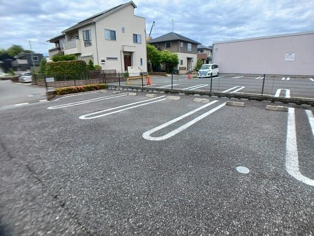 スプリングパーク（203） 駐車場
