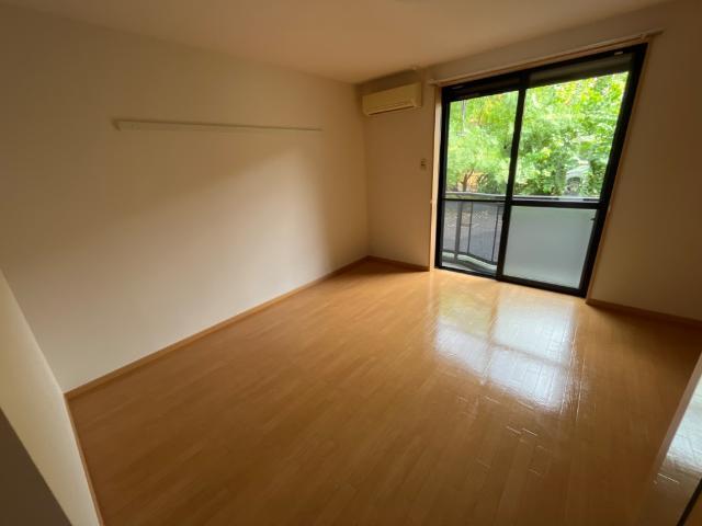 ベルガモット 部屋画像