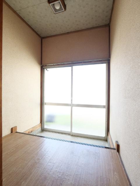 東松山市松葉町貸家（2） 玄関