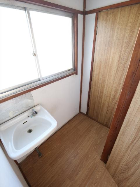 東松山市松葉町貸家（2） 洗面