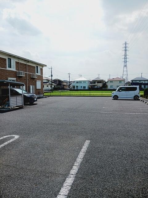 クラシオンＢ（204） 駐車場